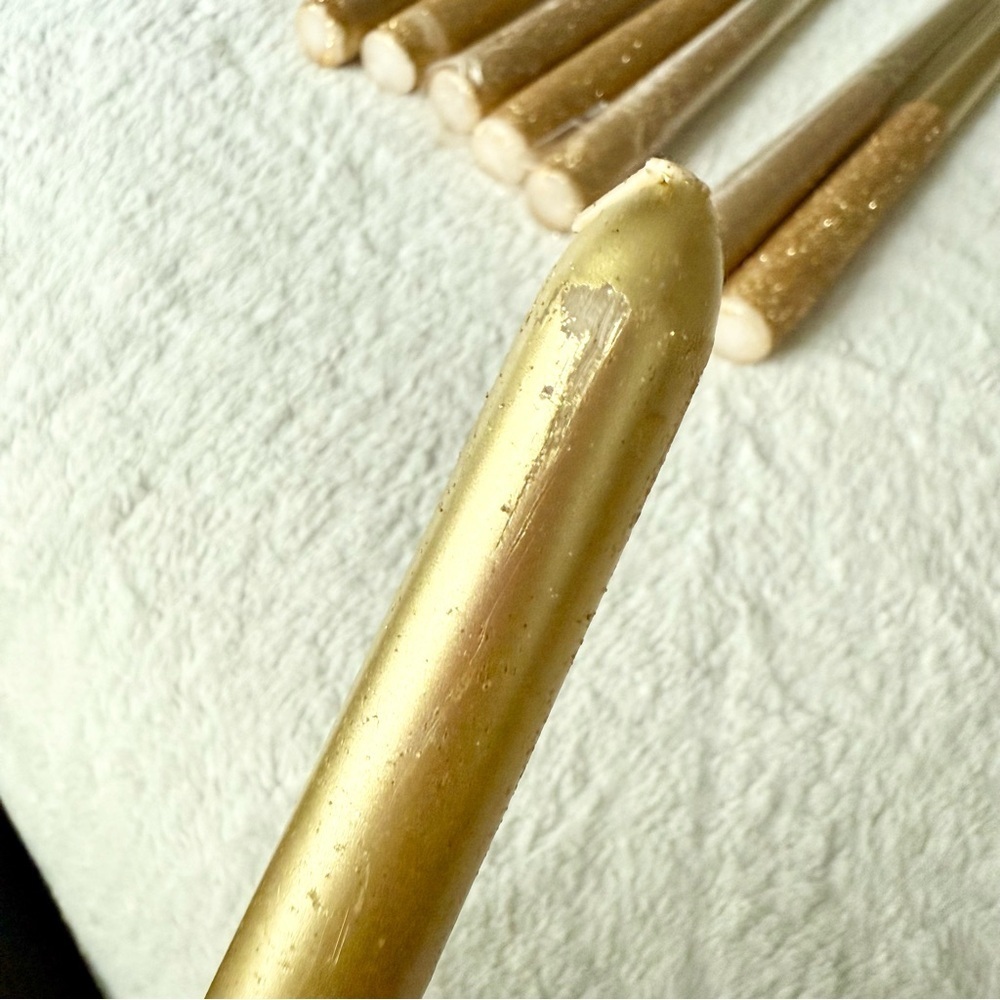 Cynthia Rowley 10in Gold 8pc Candle Set - Picture 5 of 6